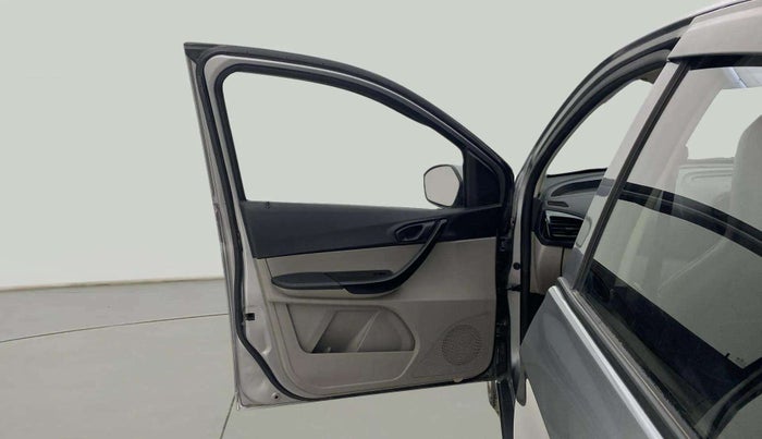 2018 Tata Tiago XT PETROL, Petrol, Manual, 1,02,427 km, LHS Front Door