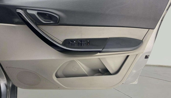 2018 Tata Tiago XT PETROL, Petrol, Manual, 1,02,427 km, Driver Side Door Panels Control