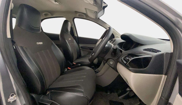 2018 Tata Tiago XT PETROL, Petrol, Manual, 1,02,427 km, Right Side Front Door Cabin