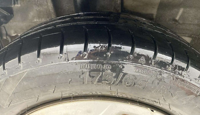 2018 Tata Tiago XT PETROL, Petrol, Manual, 1,02,427 km, Right Rear Tyre Tread