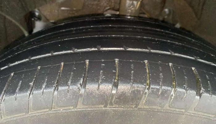 2020 Renault Duster RXZ 1.3 TURBO PETROL MT, Petrol, Manual, 47,810 km, Left Front Tyre Tread