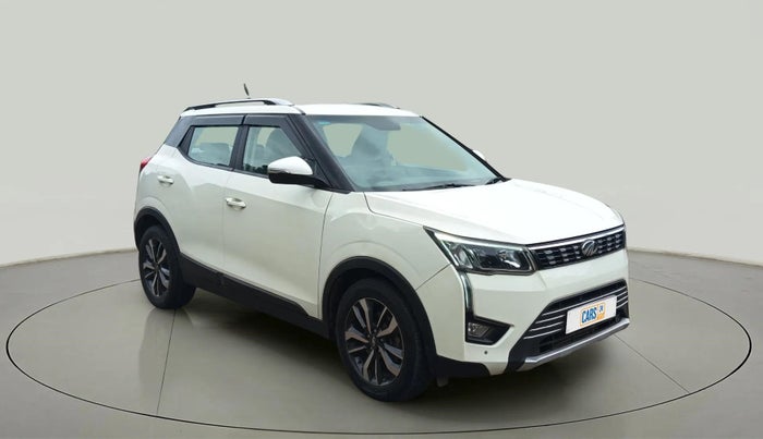 2019 Mahindra XUV300 W8 (O) 1.5 DIESEL, Diesel, Manual, 1,13,168 km, Right Front Diagonal