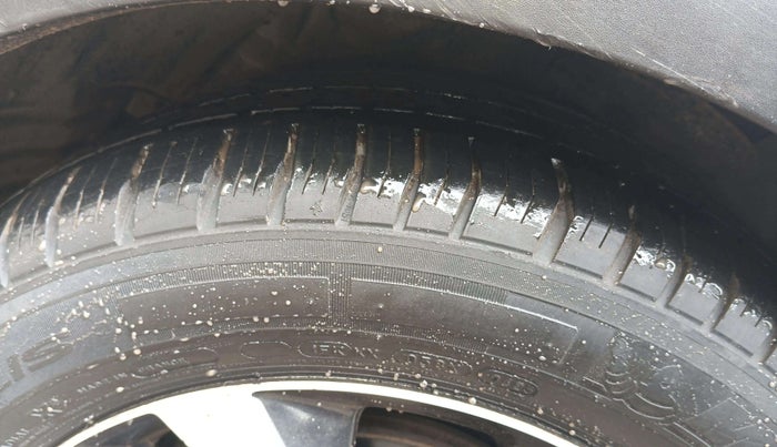 2019 Mahindra XUV300 W8 (O) 1.5 DIESEL, Diesel, Manual, 1,13,168 km, Left Front Tyre Tread