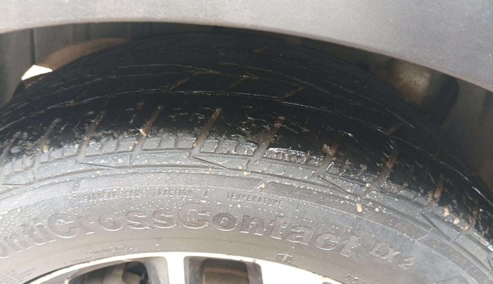 2019 Mahindra XUV300 W8 (O) 1.5 DIESEL, Diesel, Manual, 1,13,168 km, Right Rear Tyre Tread