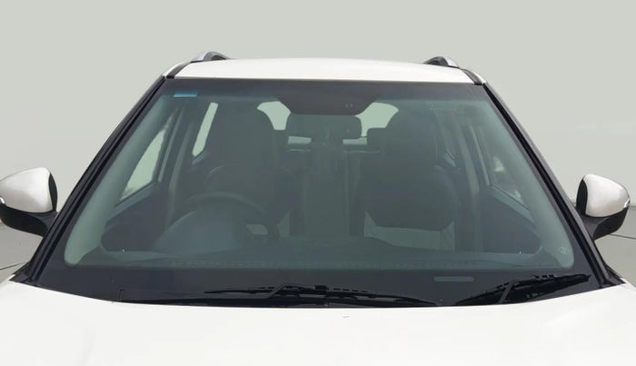 2019 Mahindra XUV300 W8 (O) 1.5 DIESEL, Diesel, Manual, 1,13,168 km, Front Windshield