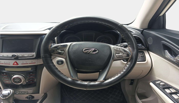 2019 Mahindra XUV300 W8 (O) 1.5 DIESEL, Diesel, Manual, 1,13,168 km, Steering Wheel Close Up