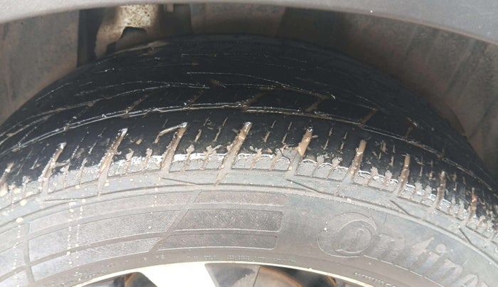 2019 Mahindra XUV300 W8 (O) 1.5 DIESEL, Diesel, Manual, 1,13,168 km, Left Rear Tyre Tread