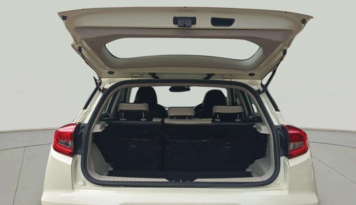 2019 Mahindra XUV300 W8 (O) 1.5 DIESEL, Diesel, Manual, 1,13,168 km, Boot Door Open