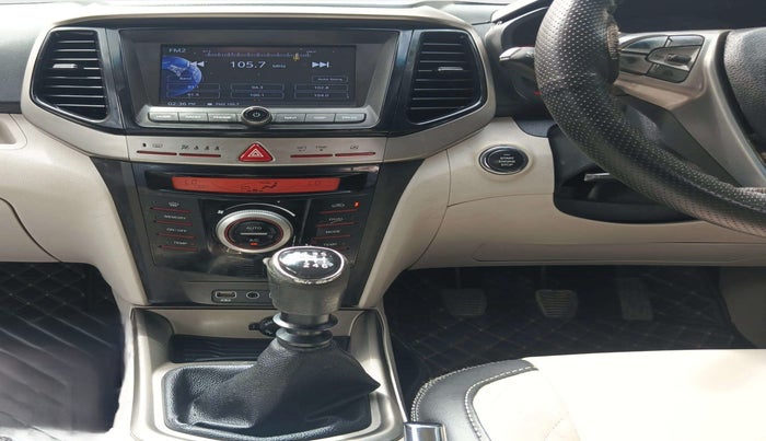 2019 Mahindra XUV300 W8 (O) 1.5 DIESEL, Diesel, Manual, 1,13,168 km, Air Conditioner