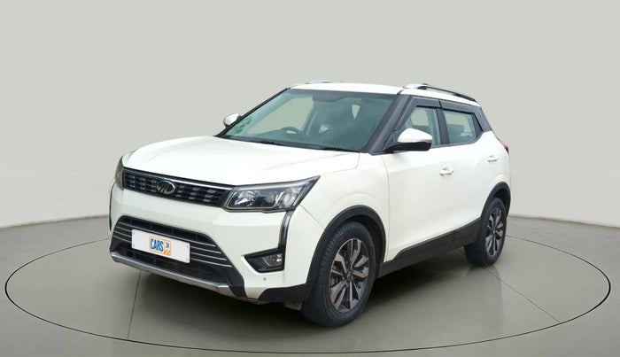 2019 Mahindra XUV300 W8 (O) 1.5 DIESEL, Diesel, Manual, 1,13,168 km, Left Front Diagonal