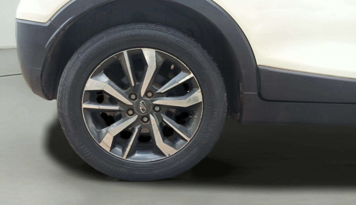 2019 Mahindra XUV300 W8 (O) 1.5 DIESEL, Diesel, Manual, 1,13,168 km, Right Rear Wheel