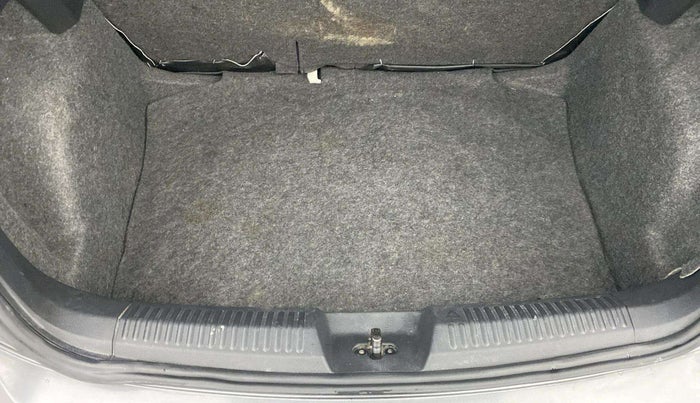 2013 Volkswagen Polo COMFORTLINE 1.2L PETROL, Petrol, Manual, 56,736 km, Boot Inside