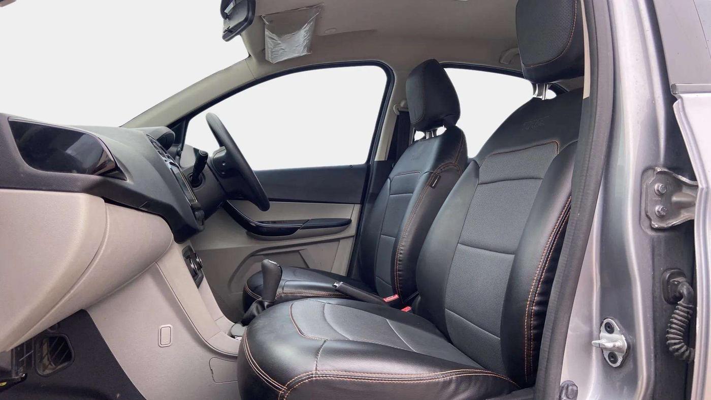 2018 Tata Tiago XZ PLUS PETROL, Petrol, Manual, 57,217 km, Right Side Front Door Cabin