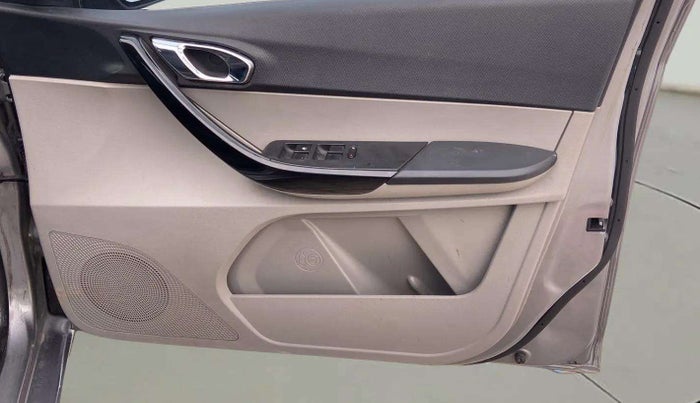 2018 Tata Tiago XZ PLUS PETROL, Petrol, Manual, 57,068 km, Driver Side Door Panels Control