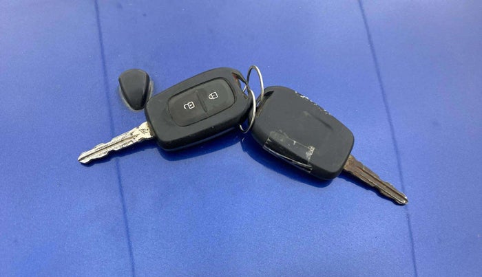2020 Renault TRIBER RXT, Petrol, Manual, 37,016 km, Key Close Up