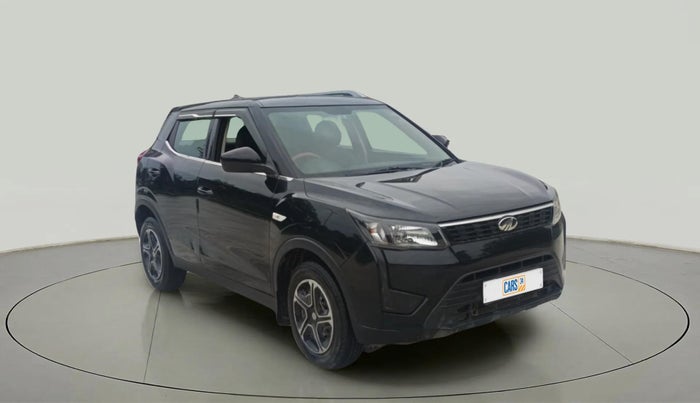 2021 Mahindra XUV300 W4 1.2 PETROL, Petrol, Manual, 45,836 km, Right Front Diagonal