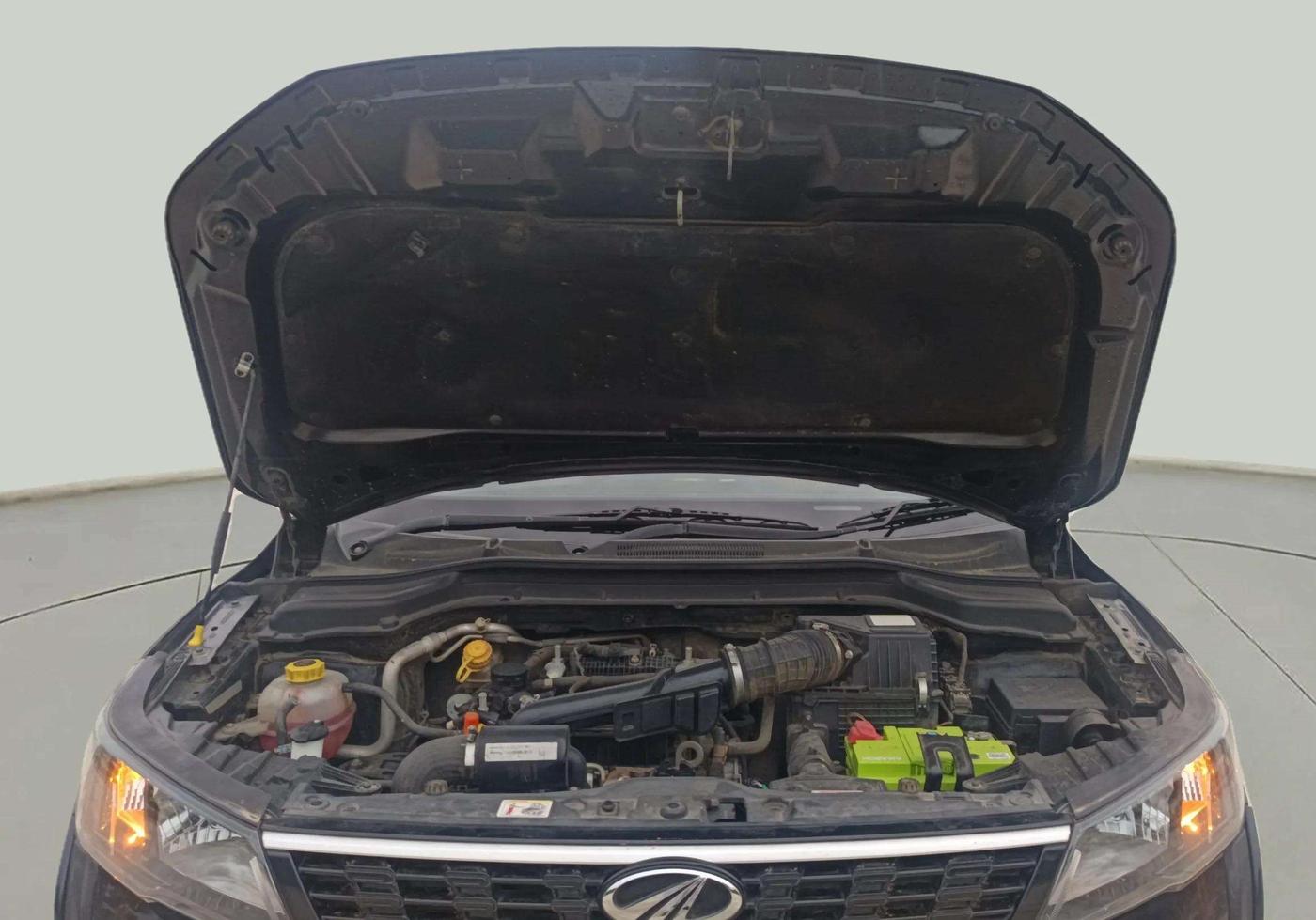 2021 Mahindra XUV300 W4 1.2 PETROL, Petrol, Manual, 45,836 km, Open Bonet