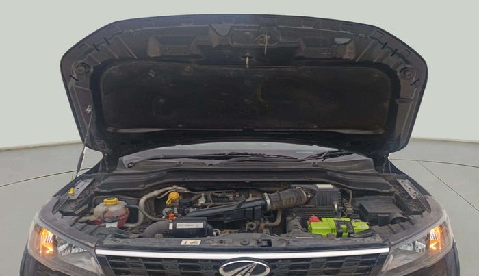 2021 Mahindra XUV300 W4 1.2 PETROL, Petrol, Manual, 45,836 km, Open Bonet