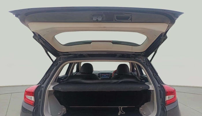 2021 Mahindra XUV300 W4 1.2 PETROL, Petrol, Manual, 45,836 km, Boot Door Open