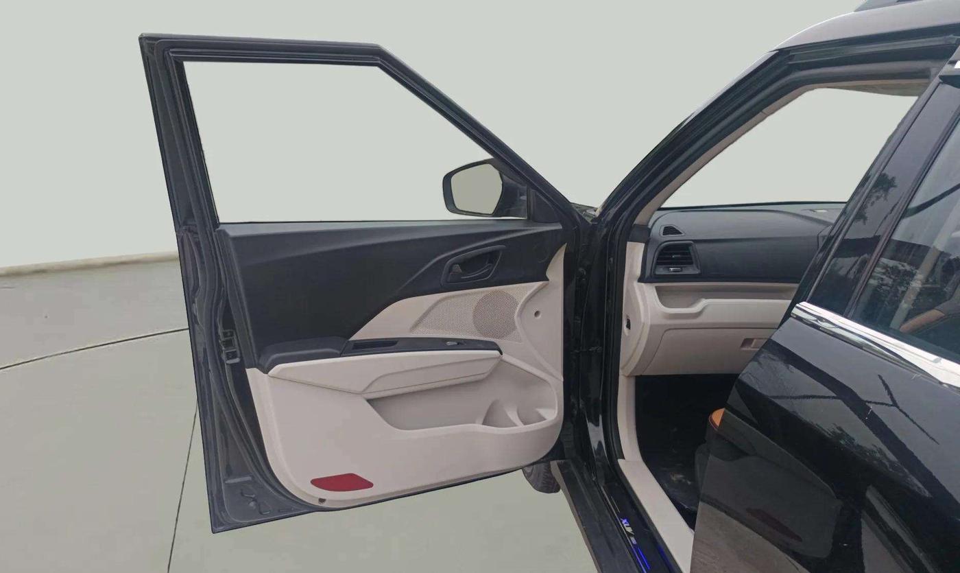 2021 Mahindra XUV300 W4 1.2 PETROL, Petrol, Manual, 45,836 km, LHS Front Door