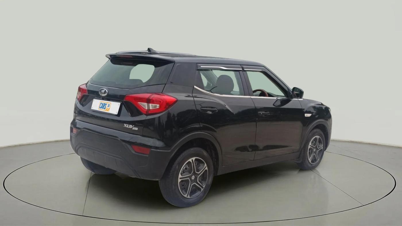 2021 Mahindra XUV300 W4 1.2 PETROL, Petrol, Manual, 45,836 km, Right Back Diagonal