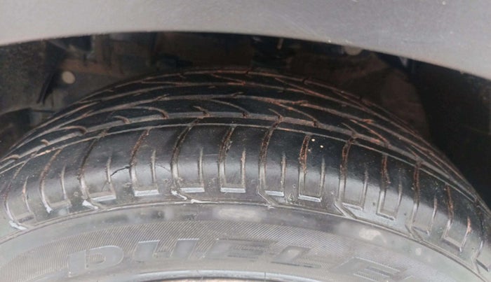 2021 Mahindra XUV300 W4 1.2 PETROL, Petrol, Manual, 45,836 km, Left Front Tyre Tread