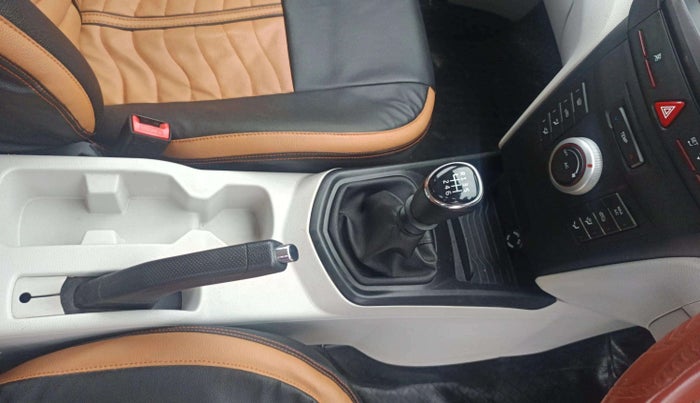 2021 Mahindra XUV300 W4 1.2 PETROL, Petrol, Manual, 45,836 km, Gear Lever