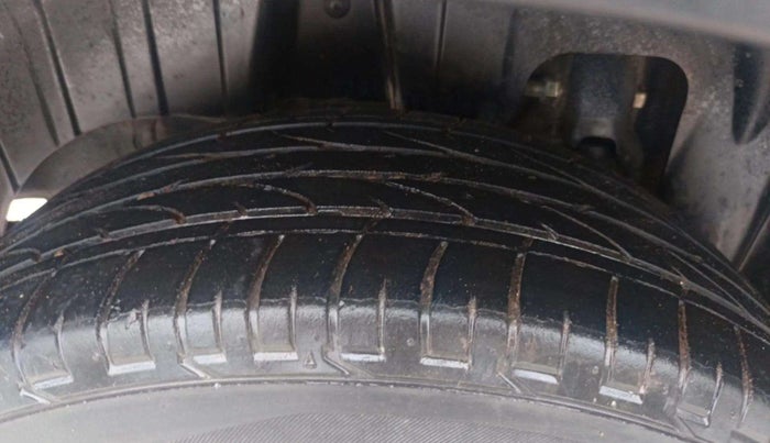 2021 Mahindra XUV300 W4 1.2 PETROL, Petrol, Manual, 45,836 km, Right Rear Tyre Tread