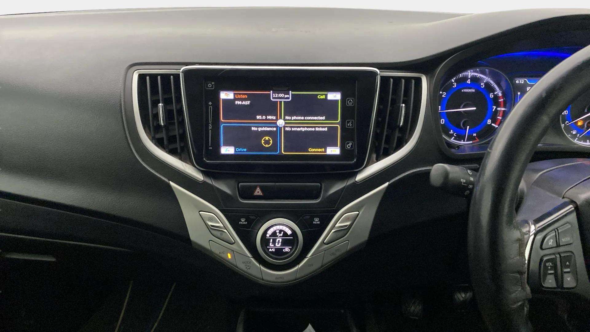 Center-console---infotainment-28