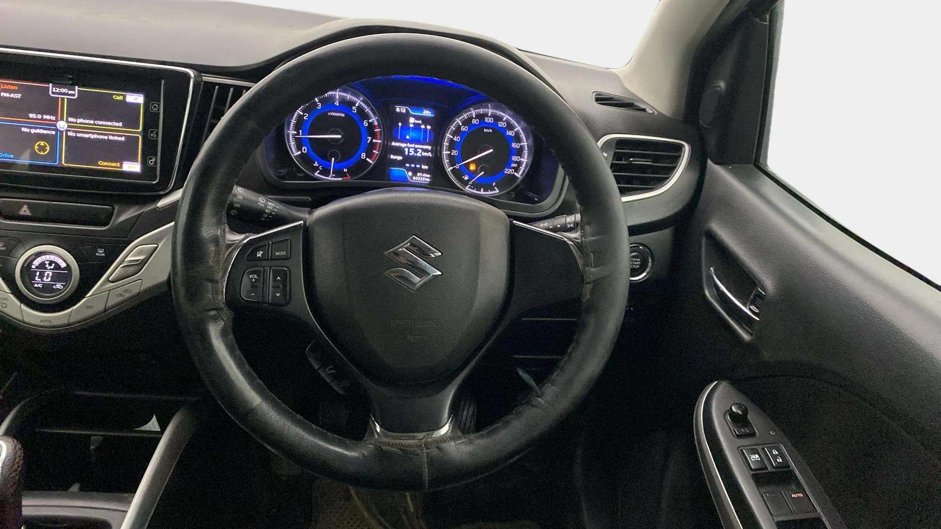 Steering-wheel-close-up-29