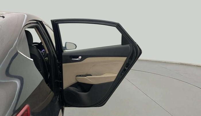2018 Hyundai Verna 1.6 EX VTVT AT, Petrol, Automatic, 37,765 km, RHS Rear Door