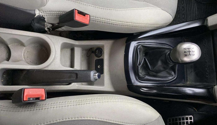 2017 Ford Ecosport TITANIUM 1.5L PETROL, Petrol, Manual, 1,21,247 km, Gear Lever