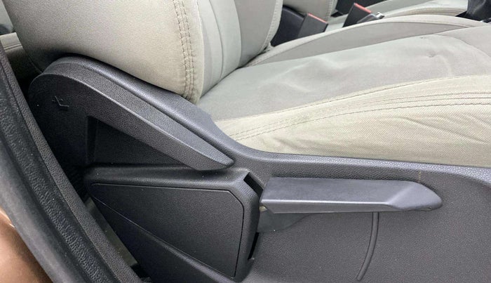 2017 Ford Ecosport TITANIUM 1.5L PETROL, Petrol, Manual, 1,21,247 km, Driver Side Adjustment Panel