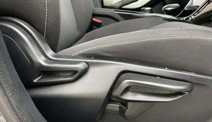 2024 Tata NEXON CREATIVE+ SUNROOF AMT 1.2 PETROL, Petrol, Automatic, 22,892 km, Driver Side Adjustment Panel