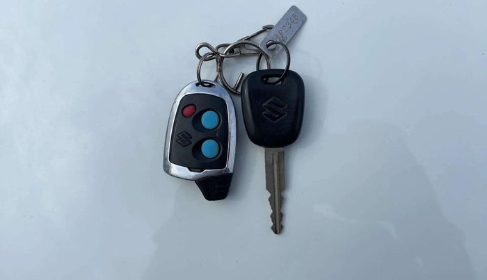 2015 Maruti Alto K10 VXI, CNG, Manual, 1,26,295 km, Key Close Up