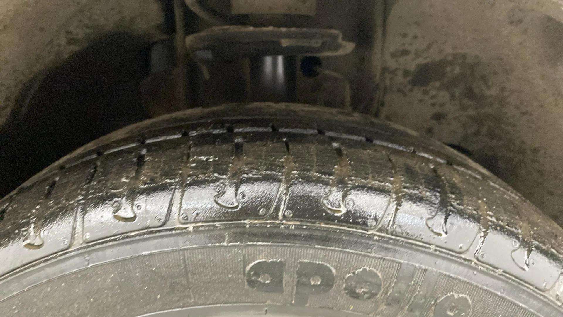 RHS-Front-Tyre-Tread-18