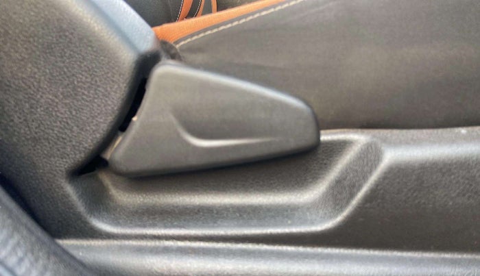 2020 Renault Kwid CLIMBER 1.0 (O), Petrol, Manual, 39,157 km, Driver Side Adjustment Panel
