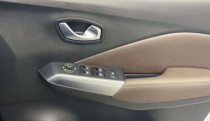 2021 Nissan Kicks XV PREMIUM (O) TURBO 1.3, Petrol, Manual, 53,727 km, Driver Side Door Panels Control