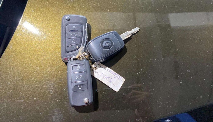 2016 Renault Kwid RXL, Petrol, Manual, 49,740 km, Key Close Up