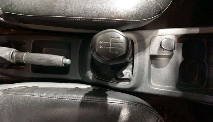 2016 Renault Kwid RXL, Petrol, Manual, 49,740 km, Gear Lever