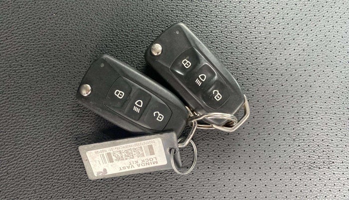 2018 Tata Hexa XTA 4X2 6 STR, Diesel, Automatic, 86,264 km, Key Close Up