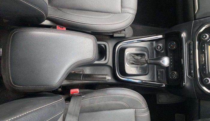 2018 Tata Hexa XTA 4X2 6 STR, Diesel, Automatic, 86,264 km, Gear Lever