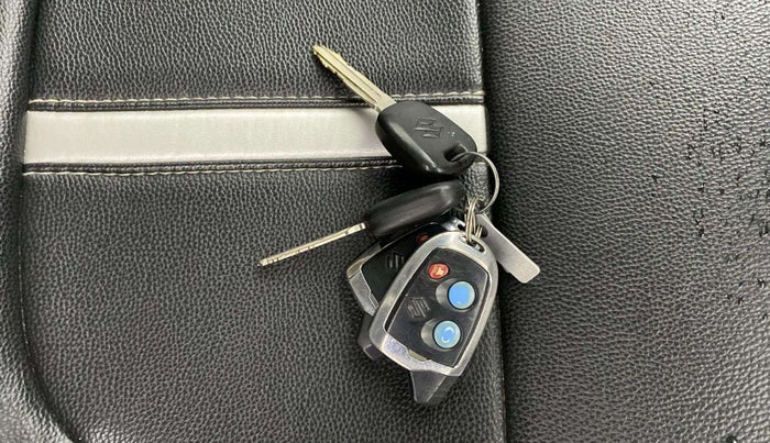 2018 Maruti Alto 800 LXI, CNG, Manual, 64,031 km, Key Close Up