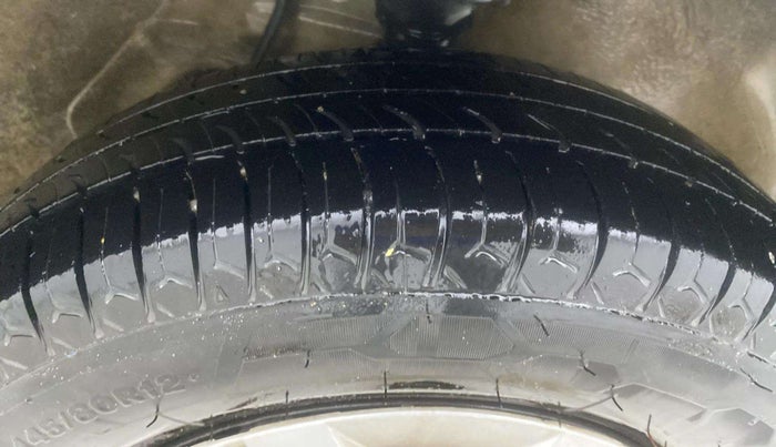 2018 Maruti Alto 800 LXI, CNG, Manual, 64,031 km, Right Front Tyre Tread