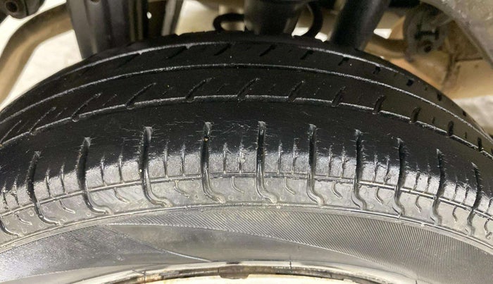 2014 Maruti Alto 800 LXI, Petrol, Manual, 70,829 km, Right Rear Tyre Tread