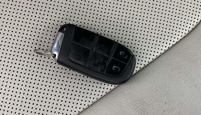 2019 Jeep Compass LIMITED 1.4 PETROL AT, Petrol, Automatic, 77,978 km, Key Close Up