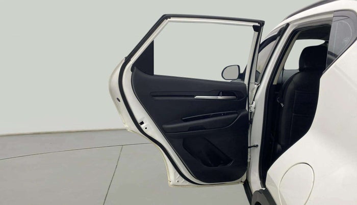 2023 KIA SONET HTK PLUS 1.0 IMT, Petrol, Manual, 27,776 km, LHS Rear Door
