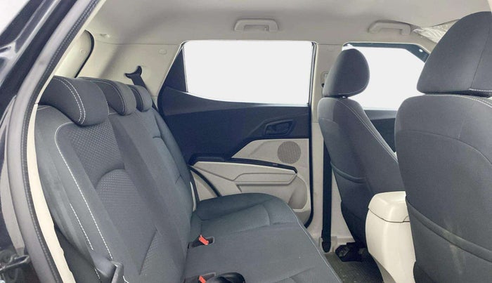 2019 Mahindra XUV300 W6 1.5 DIESEL, Diesel, Manual, 90,168 km, Right Side Rear Door Cabin