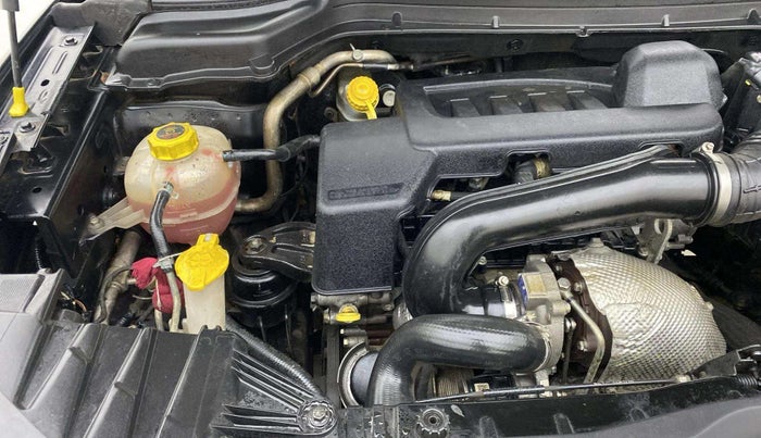 2019 Mahindra XUV300 W6 1.5 DIESEL, Diesel, Manual, 90,168 km, Engine View - Right