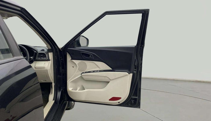 2019 Mahindra XUV300 W6 1.5 DIESEL, Diesel, Manual, 90,168 km, RHS Front Door
